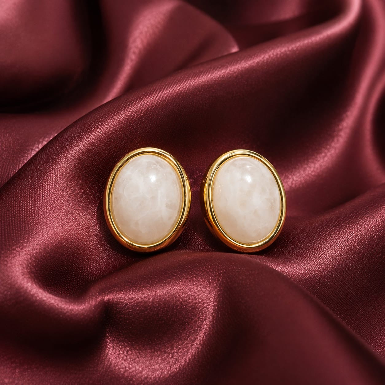SET DE ARETES Y ANILLO PIEDRA BLANCA